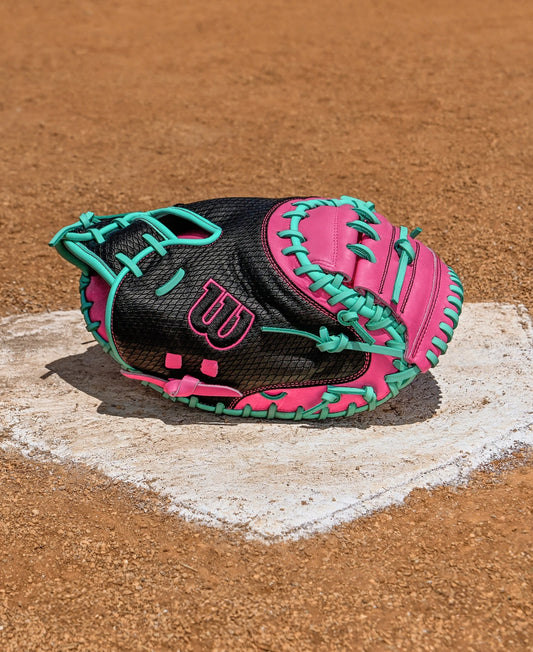 2026 Wilson A1000 CM33 w/Super SnakeSkin Catcher's Mitt