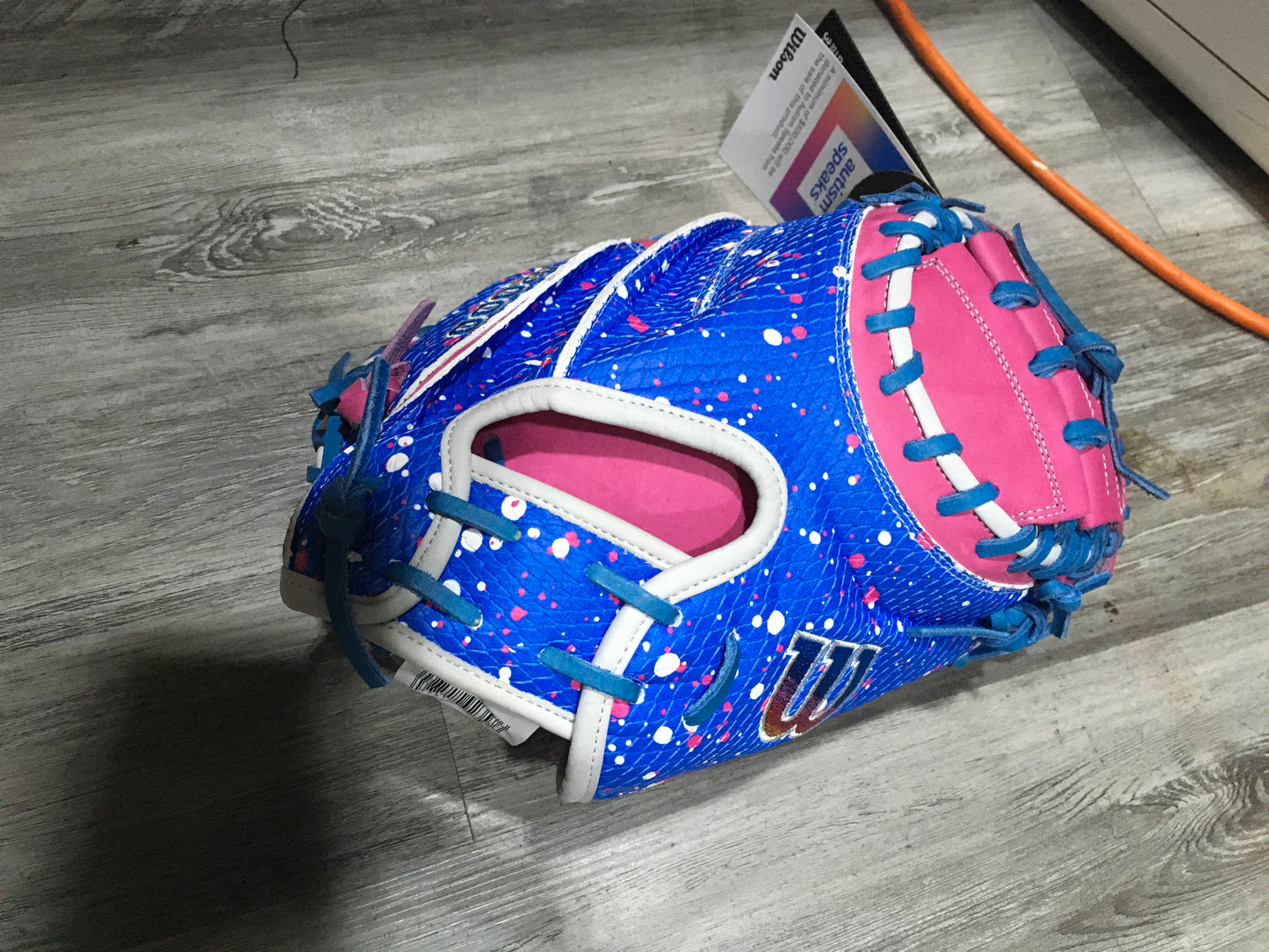 2025 Wilson Love the Moment A2000 CM33SS 33" Baseball Catcher's Mitt