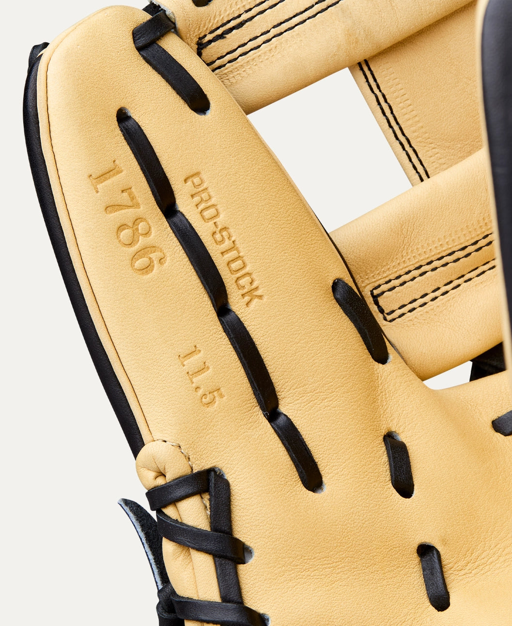 2026 A2000® Classics Series 1786 11.5” Infield Baseball Glove