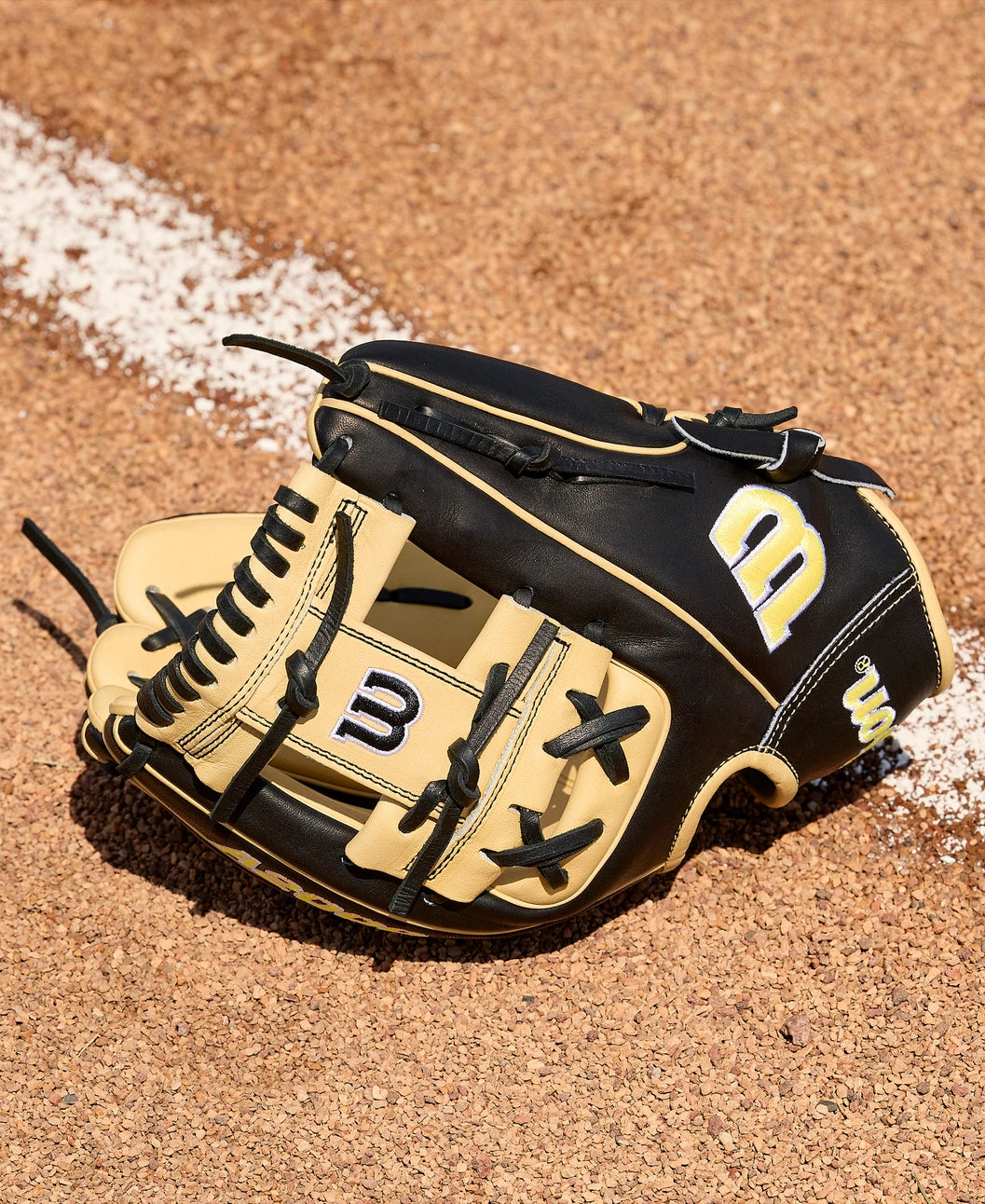 2026 A2000® Classics Series 1786 11.5” Infield Baseball Glove
