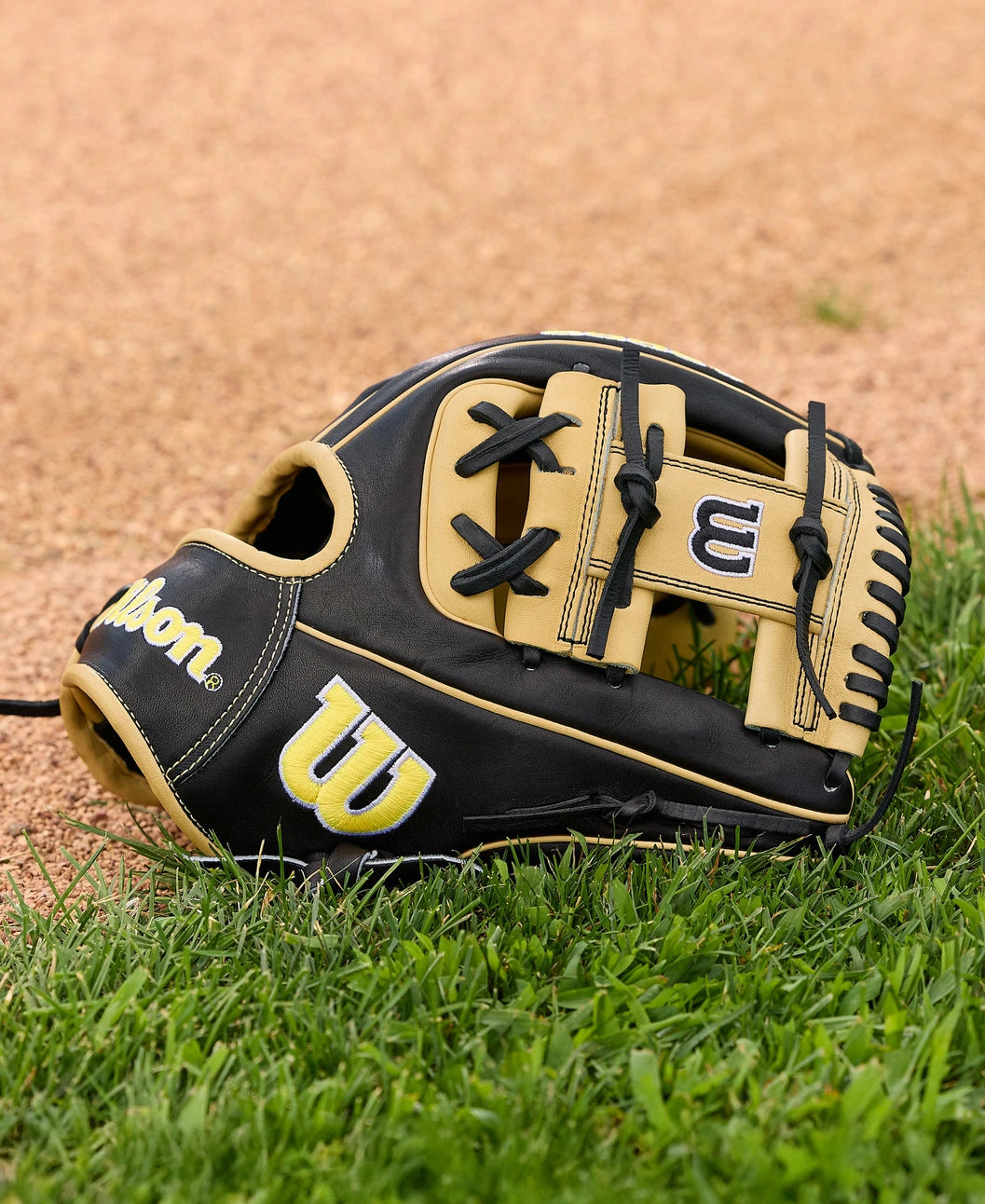 2026 A2000® Classics Series 1786 11.5” Infield Baseball Glove